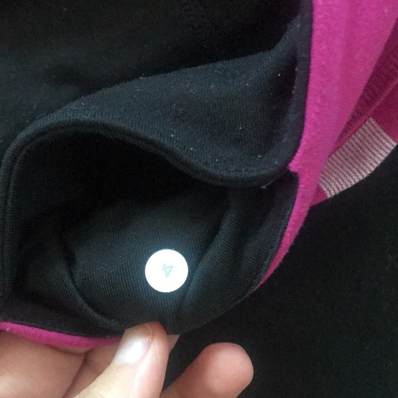 Lululemon flared pant size 4 - Picture 3 of 4